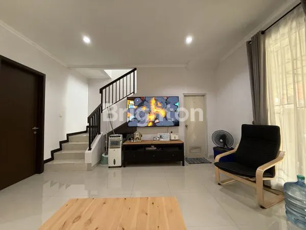 image RUMAH MEWAH 2 LANTAI JAYA IMPERIAL PARK (3)