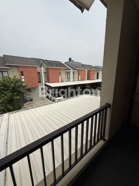 image RUMAH MEWAH 2 LANTAI JAYA IMPERIAL PARK (4)