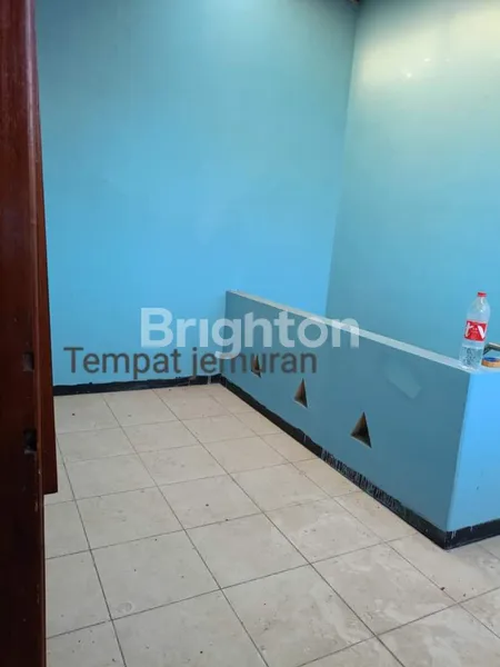 image RUMAH SIAP HUNI STRATEGIS ONE GATE SYSTEM WIYUNG SURABAYA (4)