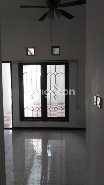 image RUMAH SIAP HUNI DAN TERAWAT GRAHA SAMPURNA WIYUNG (3)
