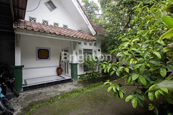 image RUMAH KLASIK MEWAH ASRI DI PUSAT KOTA MATARAM, DEKAT MALL & PANTAI SENGGIGI (2)