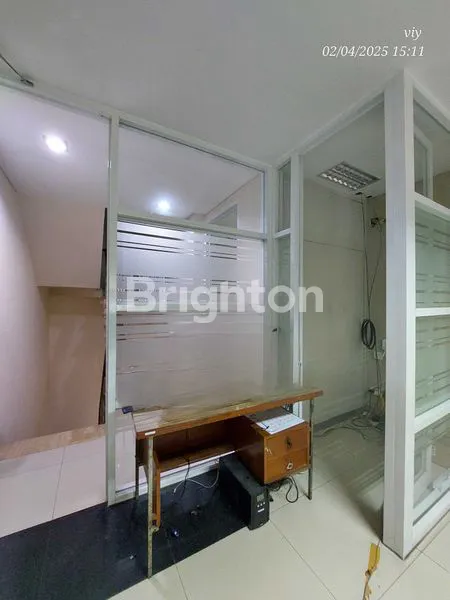 image RUKO SIAP PAKAI DI BUBUTAN, SEMI FURNISH DENGAN RUANG DIREKSI & MEETING ROOM (5)