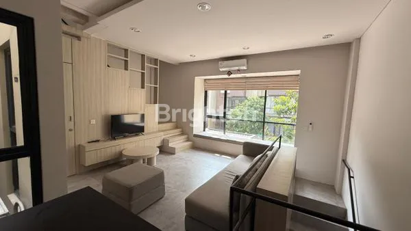 image RUMAH UNIK 3 LANTAI TEBEBUYA IMPRESAHAUS BSD FULL FURNISHED + AC SIAP HUNI WFH FRIENDLY (2)