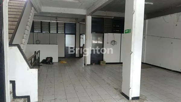 image RUKO GANDENG DUA 3 LANTAI NGANTONG LEBAR DISEWAKAN SIAP PAKAI (2)