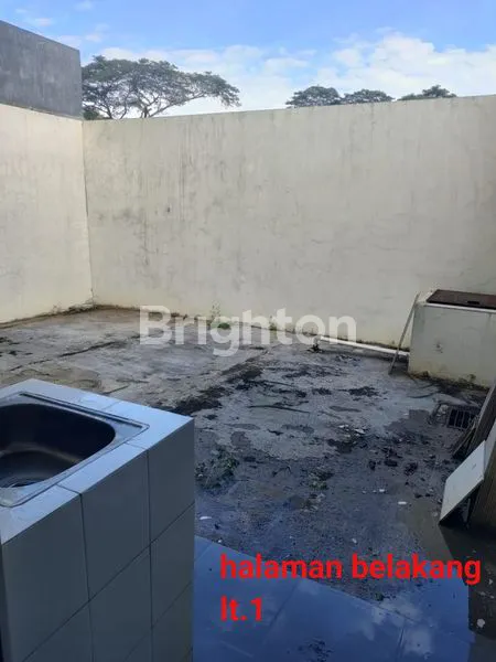 image RUMAH MEWAH 2 LANTAI SIAP HUNI DI METLAND TRANSYOGI CILEUNGSI, BOGOR (5)
