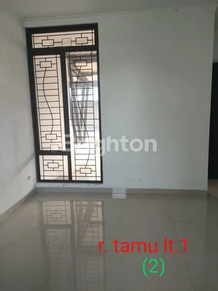 image RUMAH MEWAH 2 LANTAI SIAP HUNI DI METLAND TRANSYOGI CILEUNGSI, BOGOR (3)