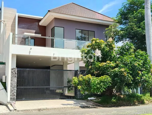 image RUMAH MEWAH 2 LANTAI DI VILLA TAMAN GOLF (1)