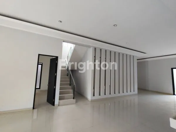 image RUMAH MEWAH 2 LANTAI DI VILLA TAMAN GOLF (5)