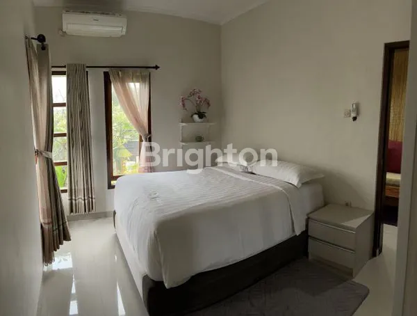 image RUMAH 2 LANTAI SEMI FURNISH LOKASI STRATEGIS DI PERUMAHAN EKSKLUSIF CASA D\\\'BALE JIMBARAN (4)