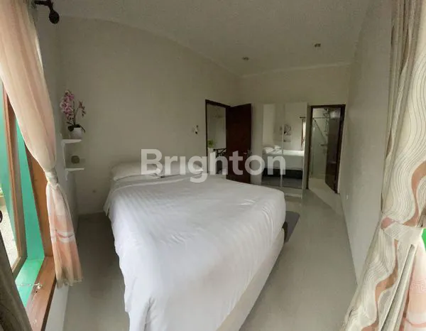 image RUMAH 2 LANTAI SEMI FURNISH LOKASI STRATEGIS DI PERUMAHAN EKSKLUSIF CASA D\\\'BALE JIMBARAN (3)