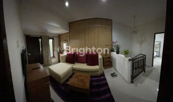 image RUMAH 2 LANTAI SEMI FURNISH LOKASI STRATEGIS DI PERUMAHAN EKSKLUSIF CASA D\\\'BALE JIMBARAN (2)