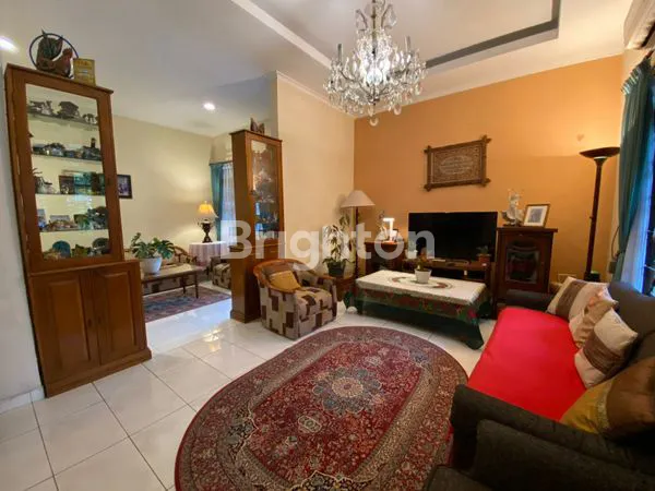 image RUMAH KLASIK SEMI-FURNISH SIAP HUNI DI GRIYA MAS PASTEUR, BANDUNG (3)