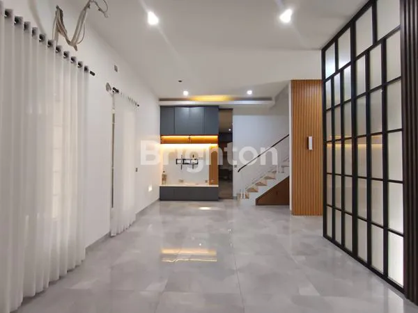 image RUMAH MEWAH FULL DESAIN INTERIOR DEKAT MALL (3)