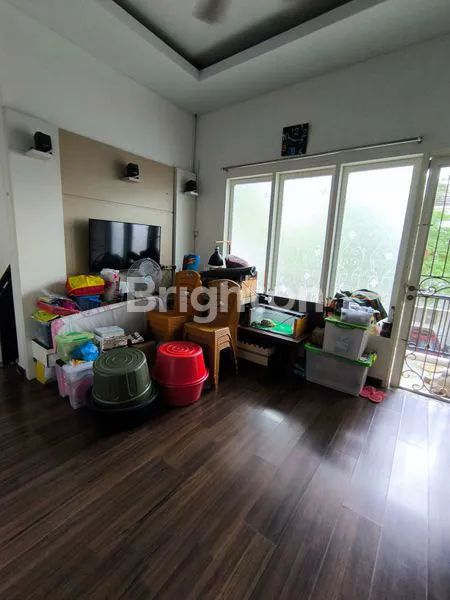 image RUMAH MEWAH SEMI-FURNISHED DI JANTUNG KOTA PEKANBARU (8)