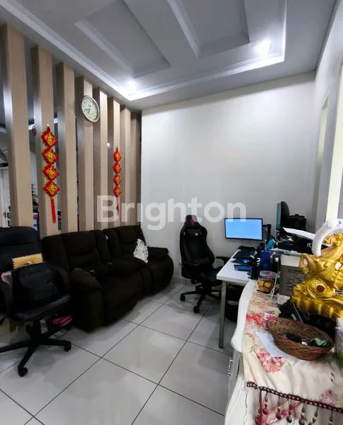 image RUMAH MEWAH SEMI-FURNISHED DI JANTUNG KOTA PEKANBARU (3)