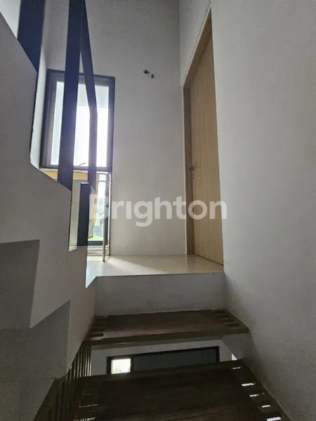 image RUMAH RAPI FULLY-FURNISHED DI THE GREENWICH IMAJIHAUS GADING SERPONG (8)