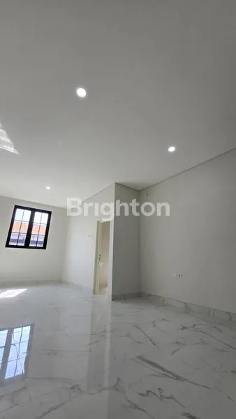 image RUMAH MINIMALIS 2 LANTAI MODERN STRATEGIS DI SURABAYA TIMUR DEKAT KENJERAN & GALAXY MALL (3)