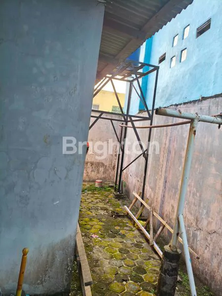 image RUMAH DENGAN HALAMAN LUAS, SIAP HUNI JL PERKUTUT MEDAN (7)