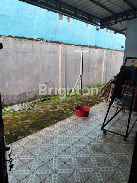 image RUMAH DENGAN HALAMAN LUAS, SIAP HUNI JL PERKUTUT MEDAN (6)