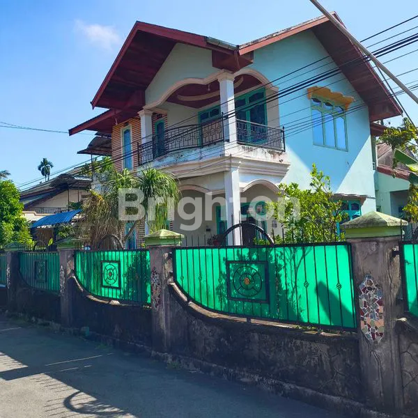 RUMAH LUAS 2 LANTAI DI JL PARIT H. HUSIN (PARIS 2), KOTA PONTIANAK