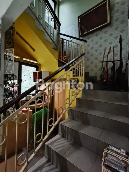 image RUMAH COCOK UNTUK KOS DI CILANDAK. BANGUNAN 2 LANTAI  (2)