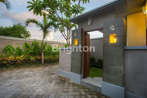 image DIJUAL 3 VILLA  BERGAYA TROPIS MODERN DI KOTA DENPASAR (8)
