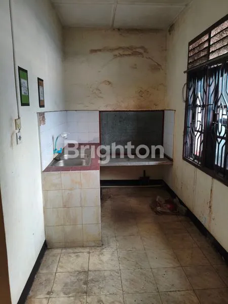 image RUMAH KONTRAKAN 3 PINTU STRATEGIS DI PERKUTUT HELVETIA (6)