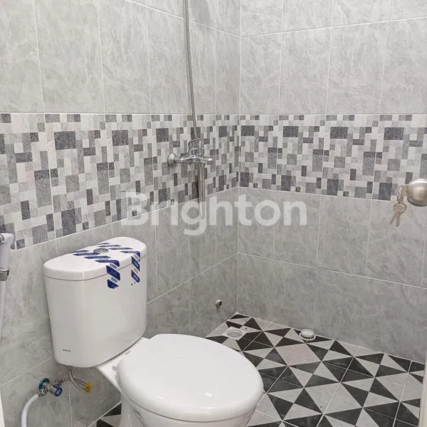 image RUMAH BARU 3 LANTAI, ROW 2 MOBIL, DEKAT TANJUNG DUREN, JAKARTA BARAT (4)