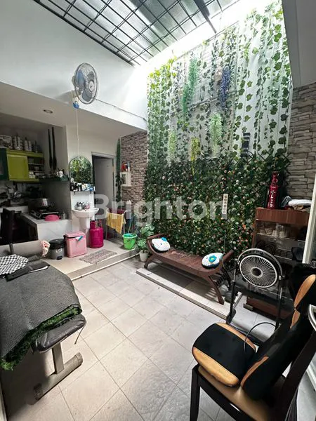 image RUMAH NYAMAN SEMI FURNISHED, LOKASI STRATEGIS DI CITRALAND SURABAYA, SELANGKAH KE GWALK DAN PUSAT PERBELANJAAAN (8)