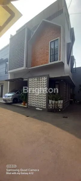 image RUMAH NAN ASRI YANG BISA DATANGKAN HOKI DI JAKARTA SELATAN (1)