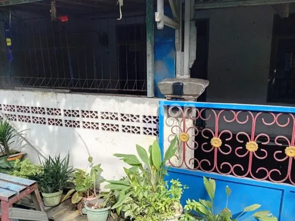 RUMAH SIAP HUNI DI KAWASAN KOMPLEK.
