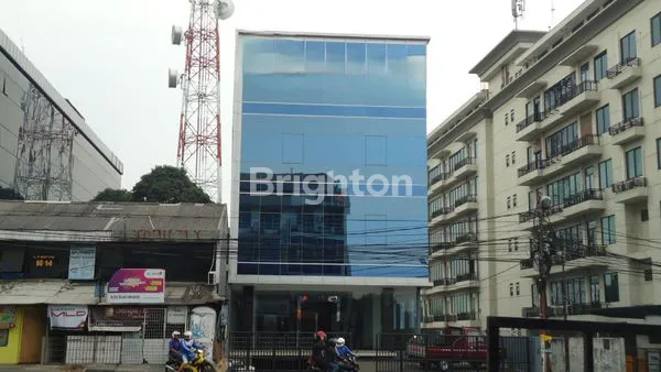 GEDUNG PERKANTORAN 4 LANTAI DEPAN JALAN RAYA