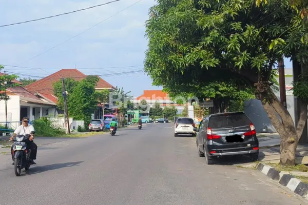 image RUMAH GAYUNGSARI NOL JALAN RAYA GAYUNGSARI SUDAH RENOVASI (2)