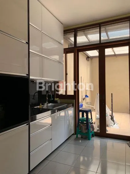 image RUMAH MEWAH 2 LANTAI DI TAMAN SAKURA INDAH - DEKAT TOL PASIRKOJA (7)