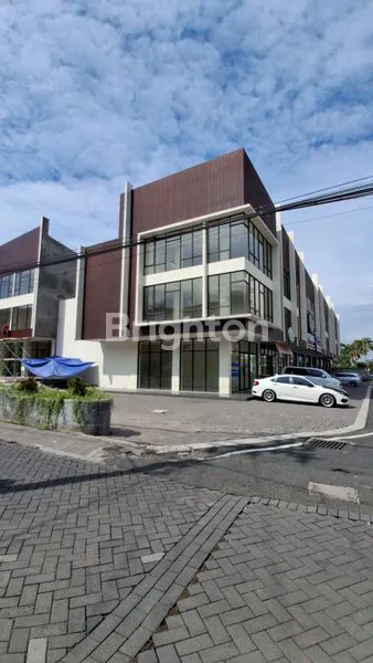 RUKO STRATEGIS DI JL. ADISUCIPTO YOGYAKARTA, AKSES TOL & FASILITAS LENGKAP