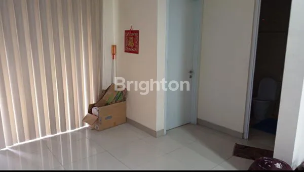 image RUMAH 2 LANTAI CANTIK DI GREEN LAKE CITY, LOKASI STRATEGIS, DEKAT TOL, PASAR, SEKOLAH, BANK, KULINER DI JAKARTA BARAT (2)