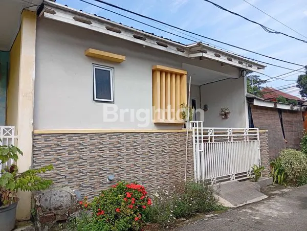 image RUMAH DIJUAL 699 JT NEGO DI PERUMAHAN CHANDRA BARU JATIRAHAYU PERBATASAN JAKARTA TIMUR (2)