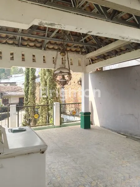image RUMAH MEWAH SEMI KLASIK 2½ LANTAI DI CIGADUNG BANDUNG UTARA (2)