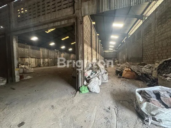 GUDANG AREA MOJOTENGAH KEDAMEAN GRESIK