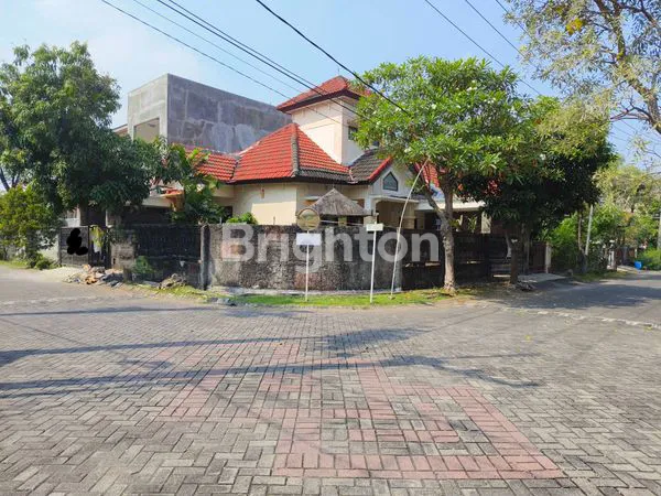image RUMAH STRATEGIS DI GRAHA SAMPURNA SURABAYA (1)
