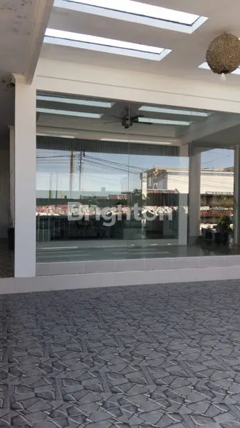 image RUMAH DENGAN DESIGN MEWAH (1)