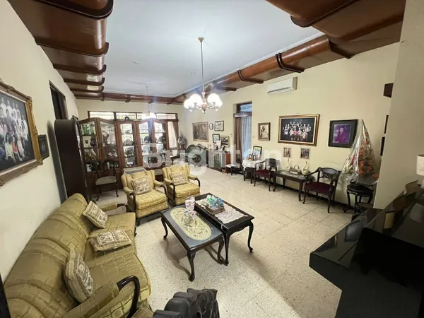 image RUMAH JL. KARTINI, LEBAR 17M, GARASI DAN CARPORT LEBAR, 2 LANTAI (3)