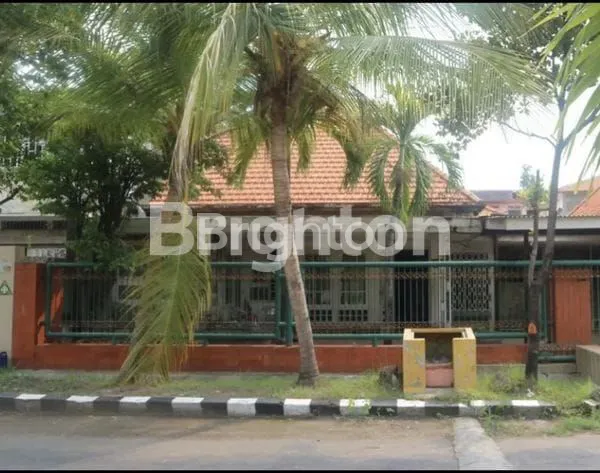 image RUMAH STRATEGIS DI JALAN SIAK , LOKASI TENGAH KOTA SURABAYA (1)