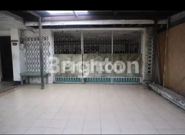 image RUMAH STRATEGIS DI JALAN SIAK , LOKASI TENGAH KOTA SURABAYA (4)