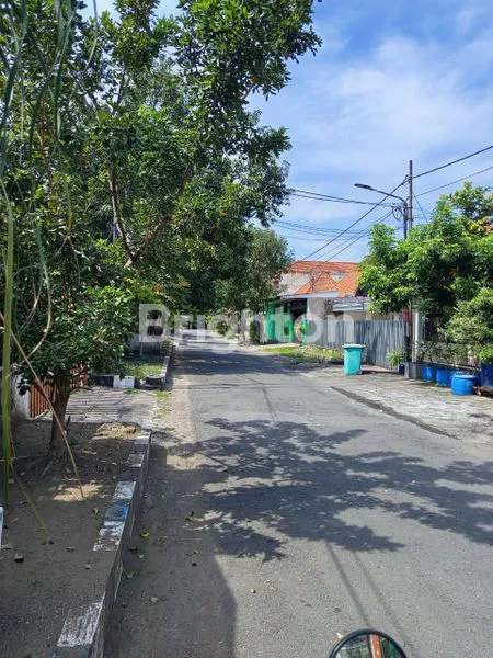 image RUMAH STRATEGIS DI JALAN SIAK , LOKASI TENGAH KOTA SURABAYA (5)