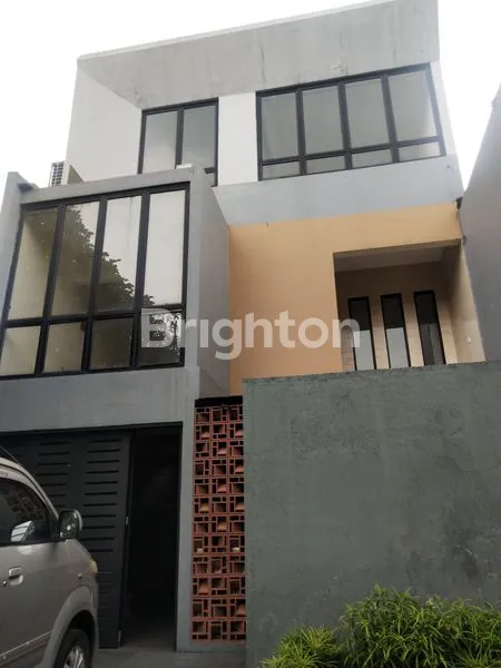 RUMAH MEWAH FULLY-FURNISHED 4 KT DI DUREN TIGA, JAKARTA SELATAN