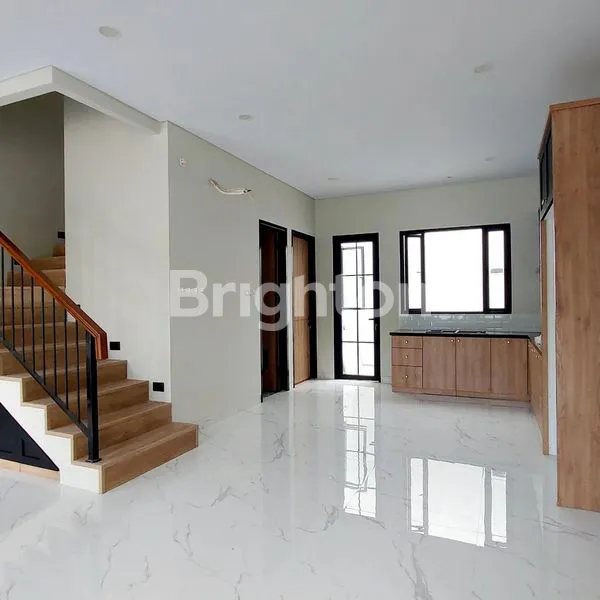 image RUMAH MODERN SIAP HUNI DI JAGAKARSA, JAKARTA SELATAN DENGAN AKSES TOL DAN FASILITAS LENGKAP (5)