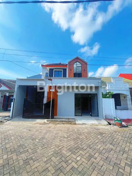 image RUMAH 2 LANTAI SIAP HUNI (1)