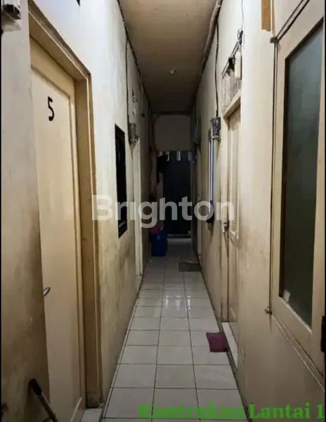 image * RUMAH  DAN KONTRAKAN 3 LANTAI DI JELAMBAR, JAKARTA BARAT. (2)