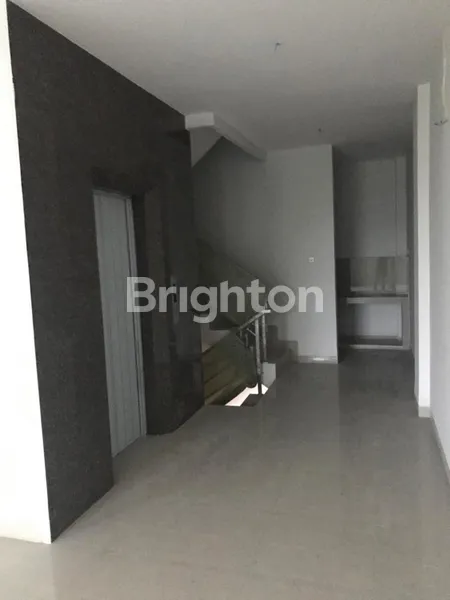 image 3 RUKO GANDENG 4.5 LANTAI ELANG LAUT BOULEVARD PANTAI INDAH KAPUK (6)